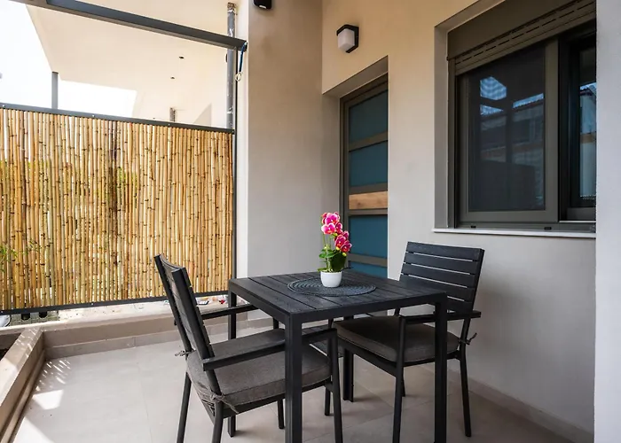 Апартаменты Clio - Newly Renovated With Parking