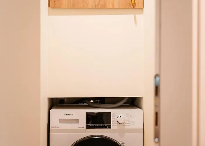 Апартаменты Clio - Newly Renovated With Parking *