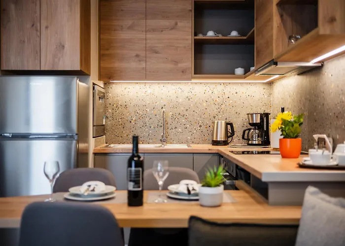 Clio - Newly Renovated With Parking Ханья