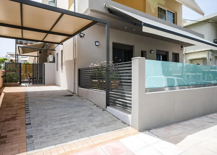 Апартаменты Clio - Newly Renovated With Parking Ханья